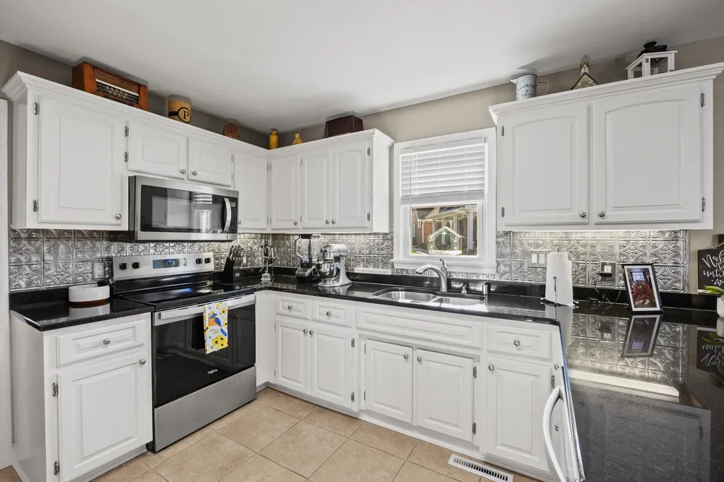 891 W Count Fleet Circle Danville KY 40422