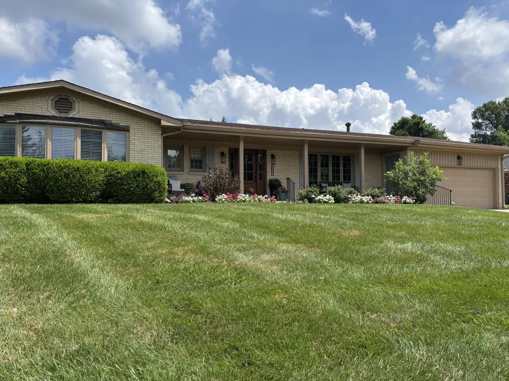 697 Cindy Blair Way Lexington KY 40503