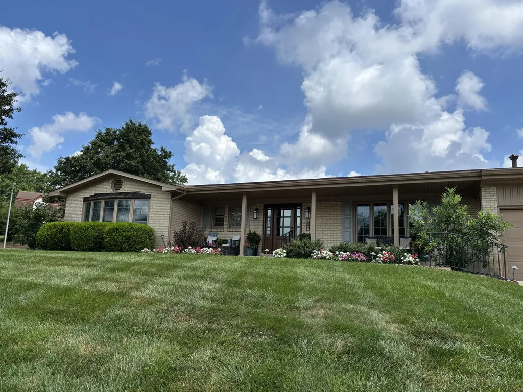 697 Cindy Blair Way Lexington KY 40503