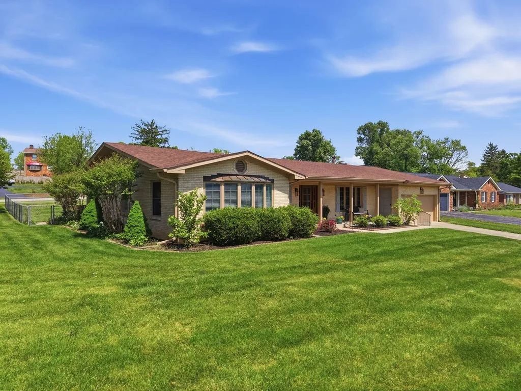 697 Cindy Blair Way Lexington KY 40503