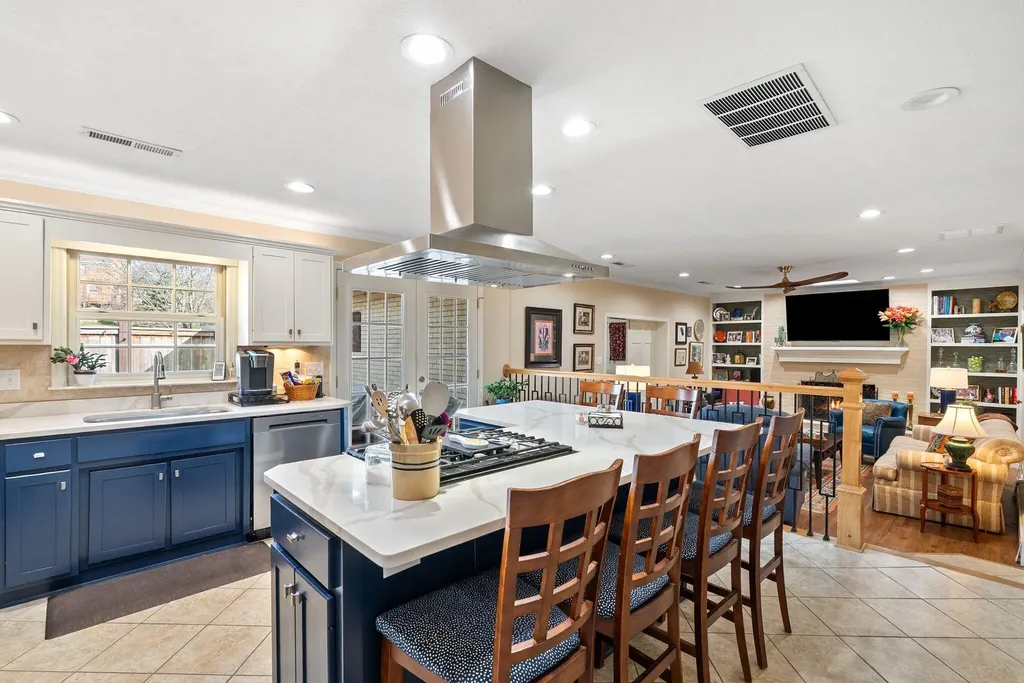 697 Cindy Blair Way Lexington KY 40503