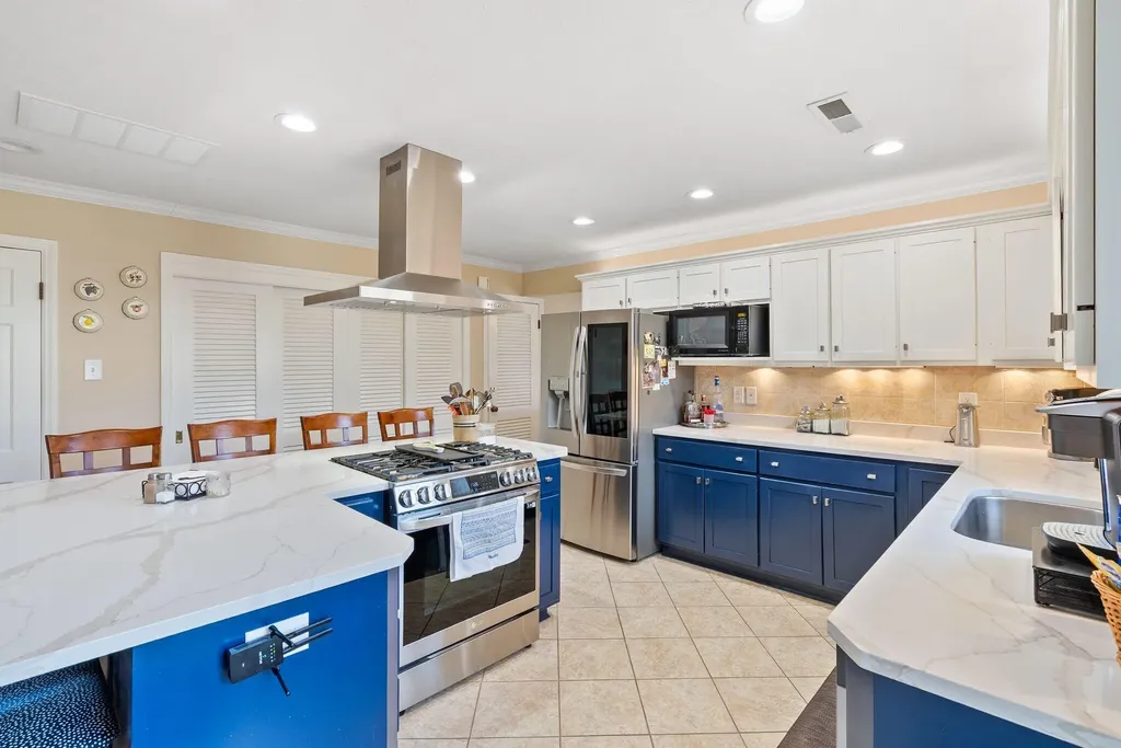 697 Cindy Blair Way Lexington KY 40503
