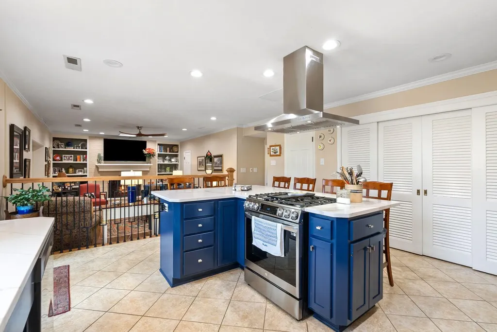 697 Cindy Blair Way Lexington KY 40503