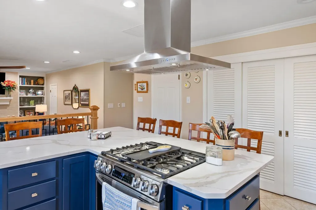 697 Cindy Blair Way Lexington KY 40503