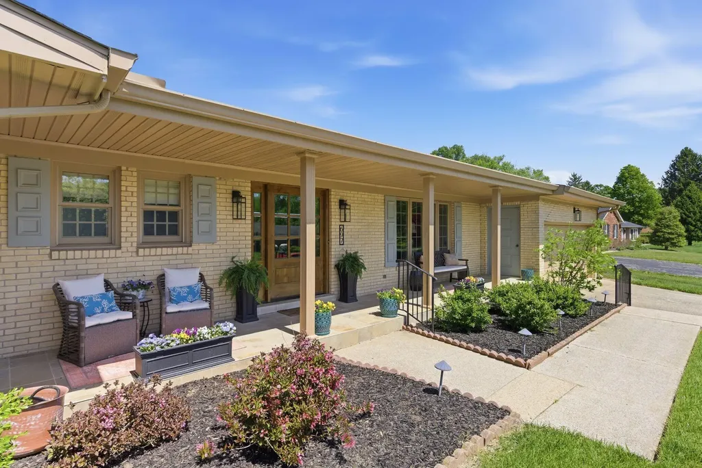 697 Cindy Blair Way Lexington KY 40503