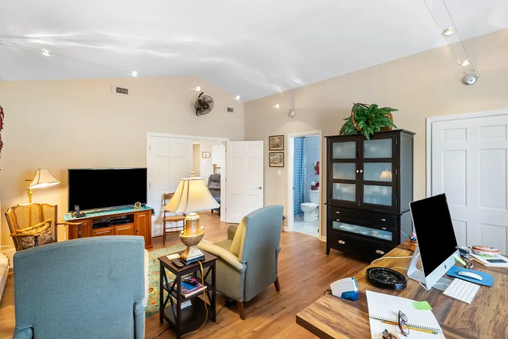697 Cindy Blair Way Lexington KY 40503