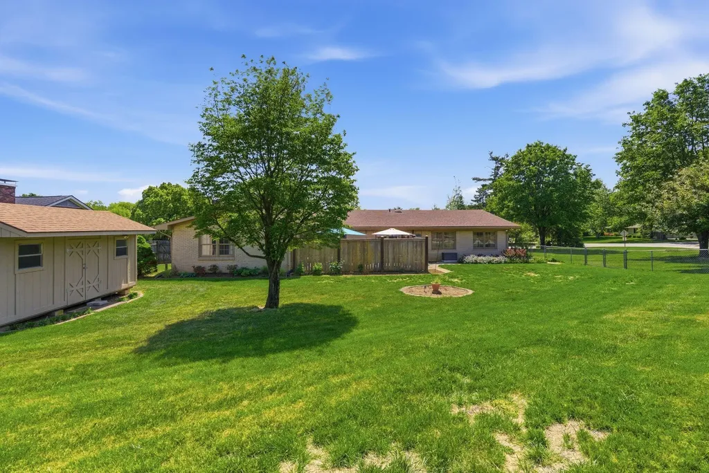 697 Cindy Blair Way Lexington KY 40503