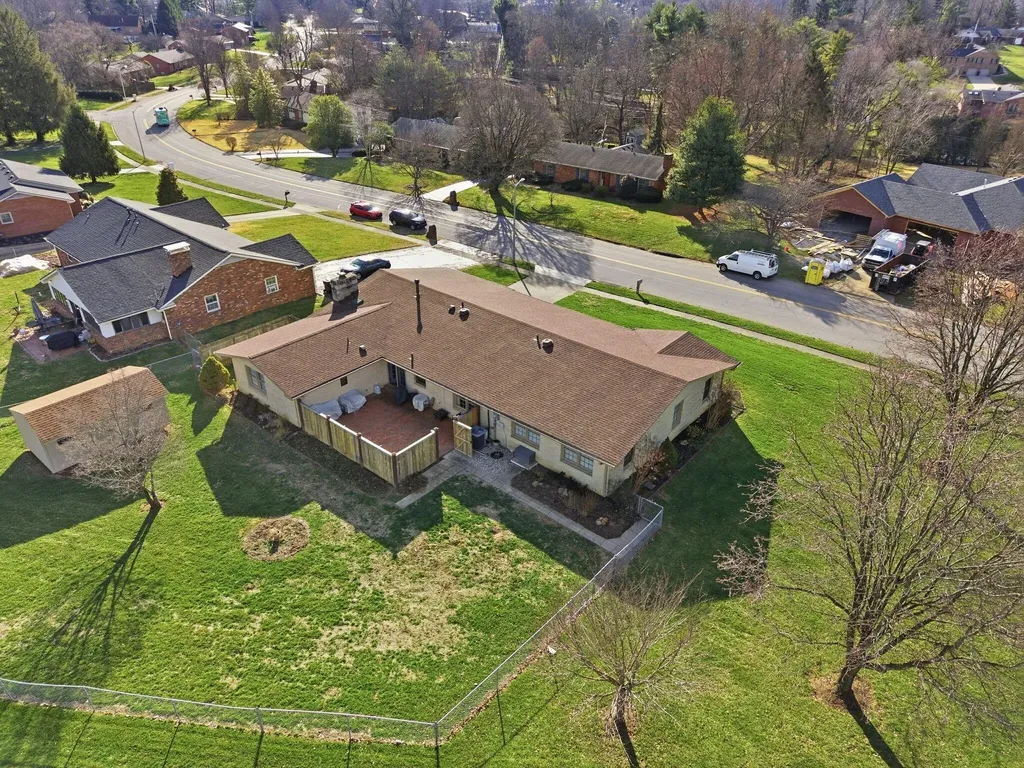 697 Cindy Blair Way Lexington KY 40503