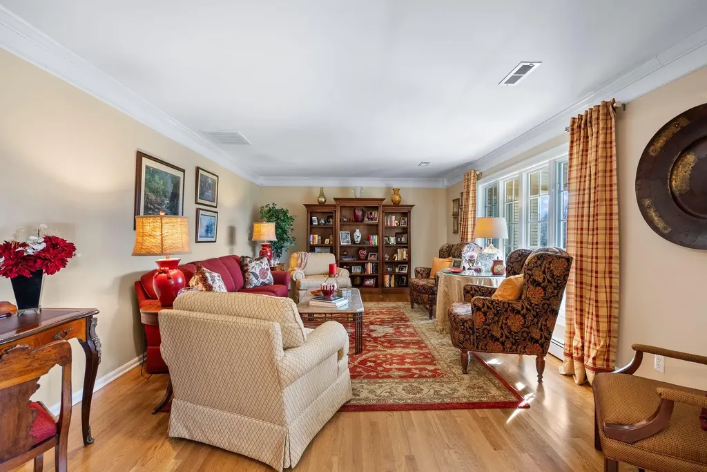 697 Cindy Blair Way Lexington KY 40503