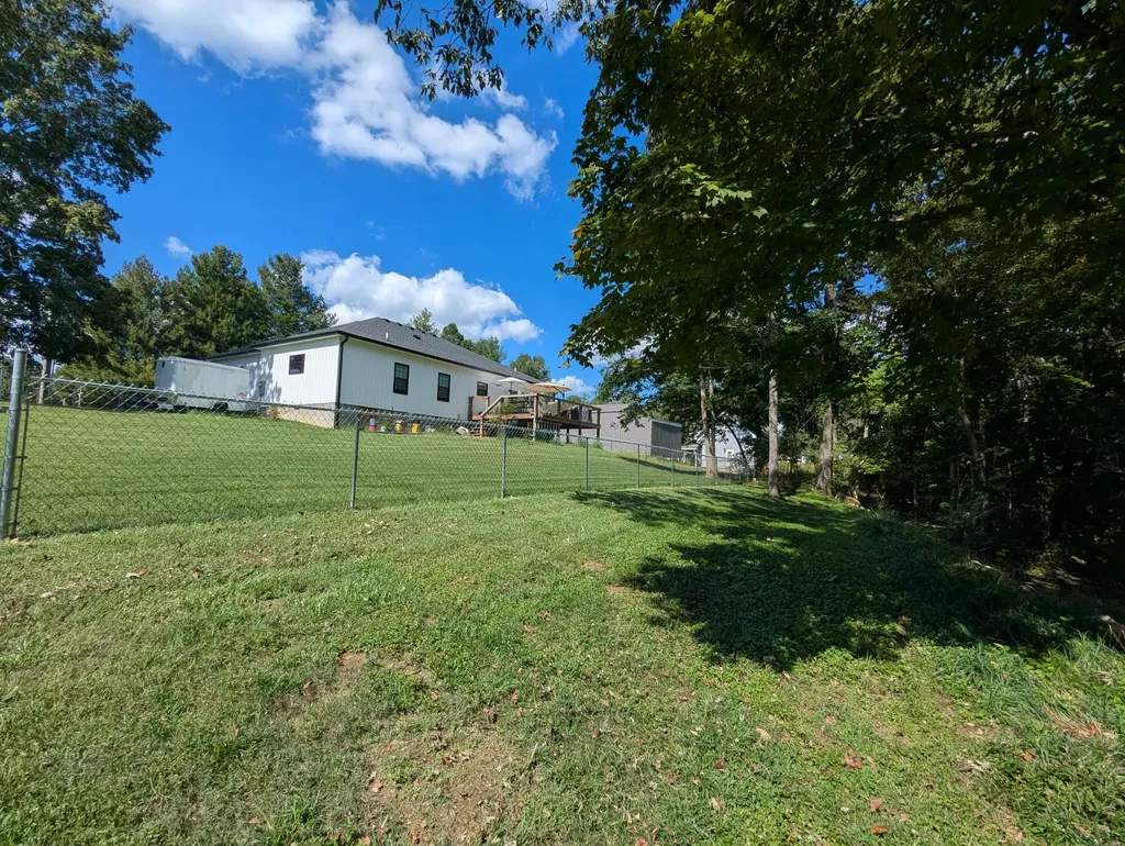 3013 Centerview Rough River Lane Hudson KY 40145