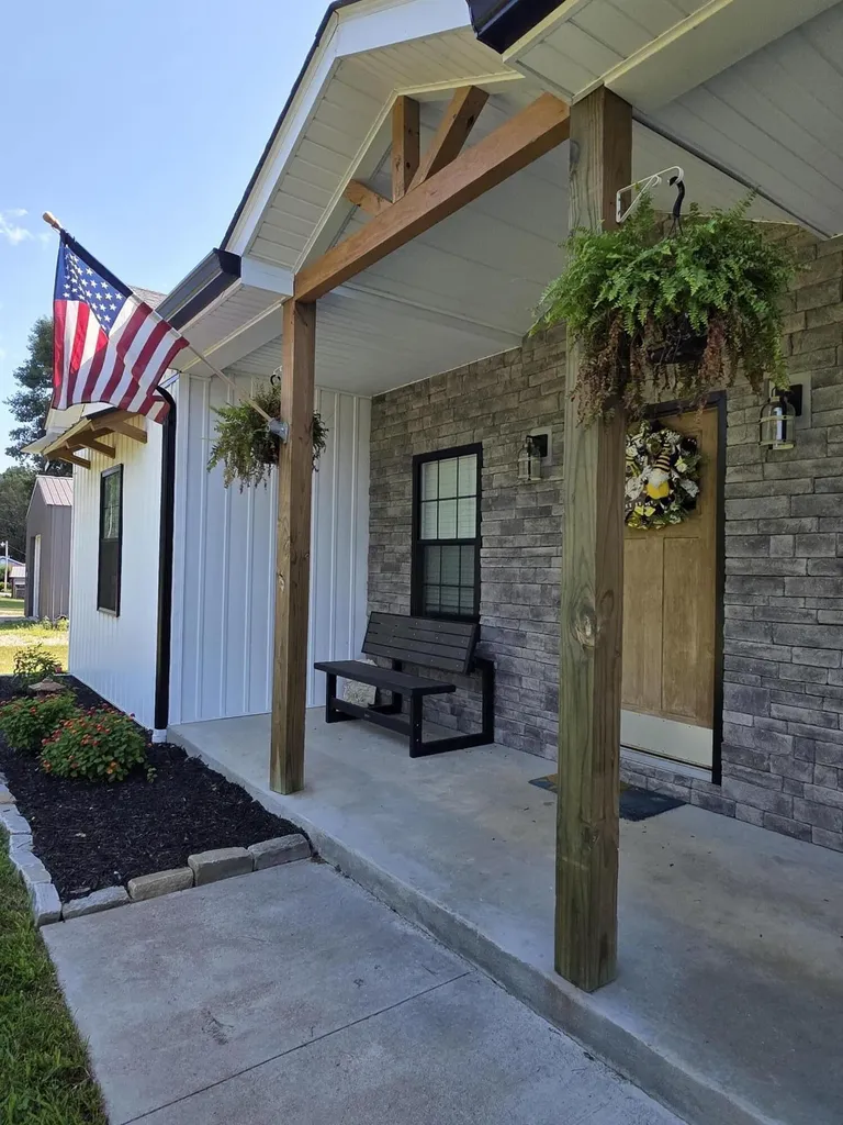 3013 Centerview Rough River Lane Hudson KY 40145
