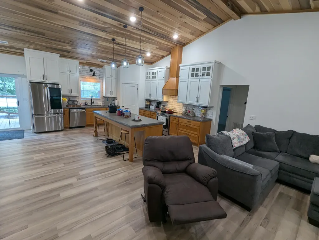 3013 Centerview Rough River Lane Hudson KY 40145