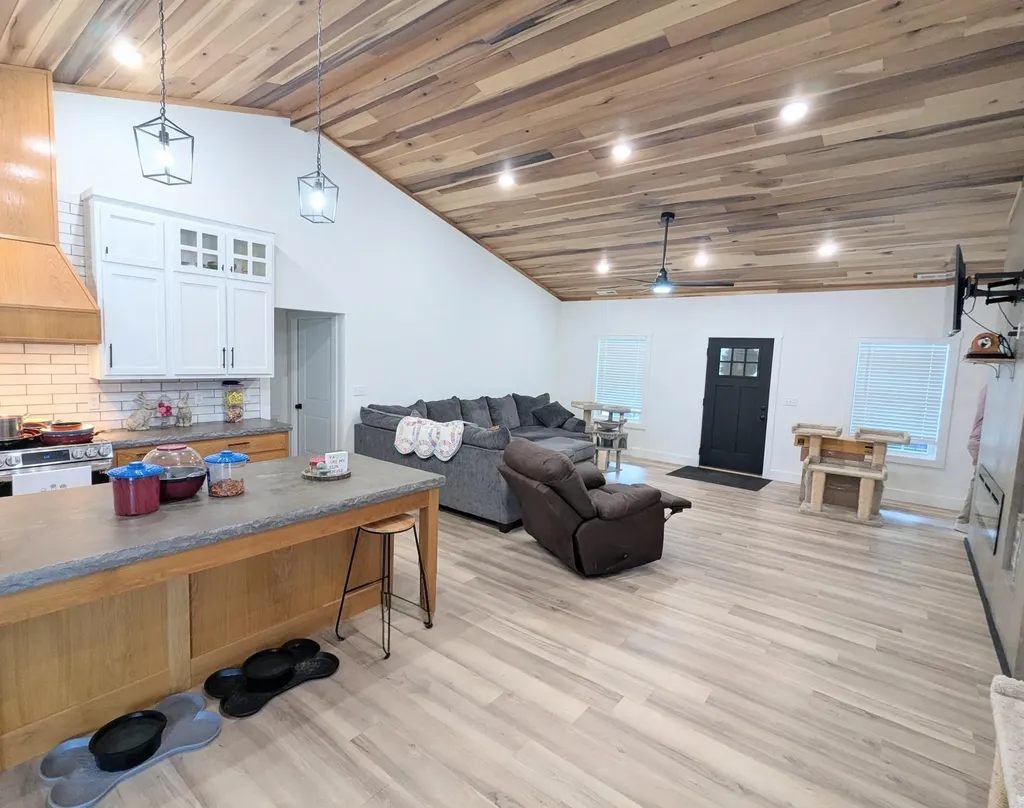 3013 Centerview Rough River Lane Hudson KY 40145