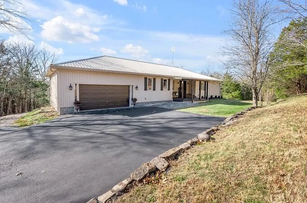2250 Willisburg Road Lawrenceburg KY 40342