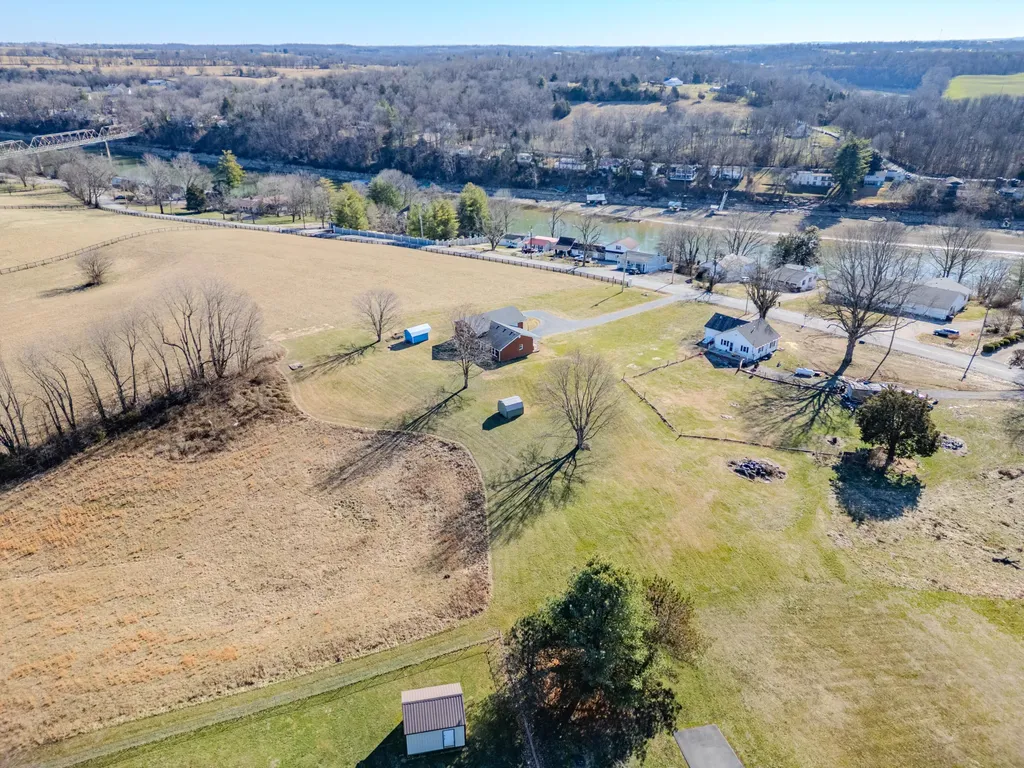 4705 Chenault Bridge Road Danville KY 40422