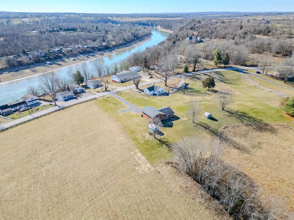 4705 Chenault Bridge Road Danville KY 40422