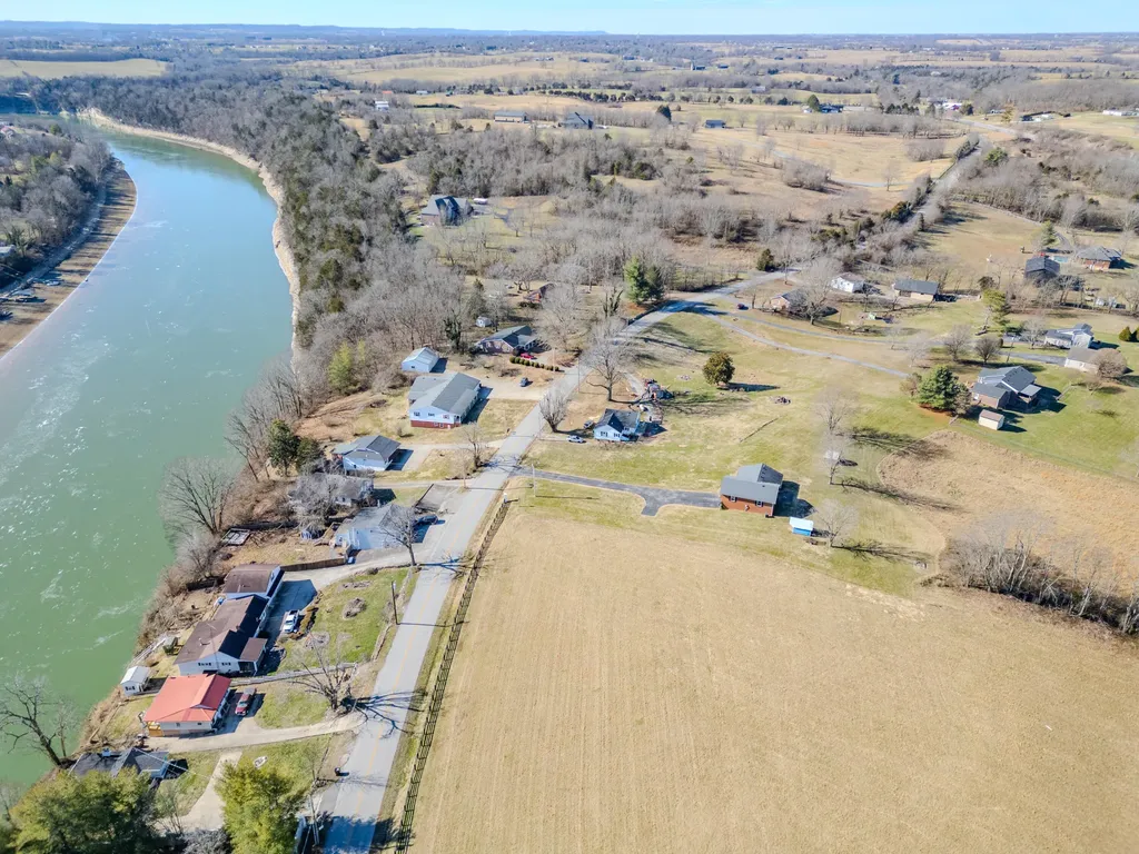 4705 Chenault Bridge Road Danville KY 40422