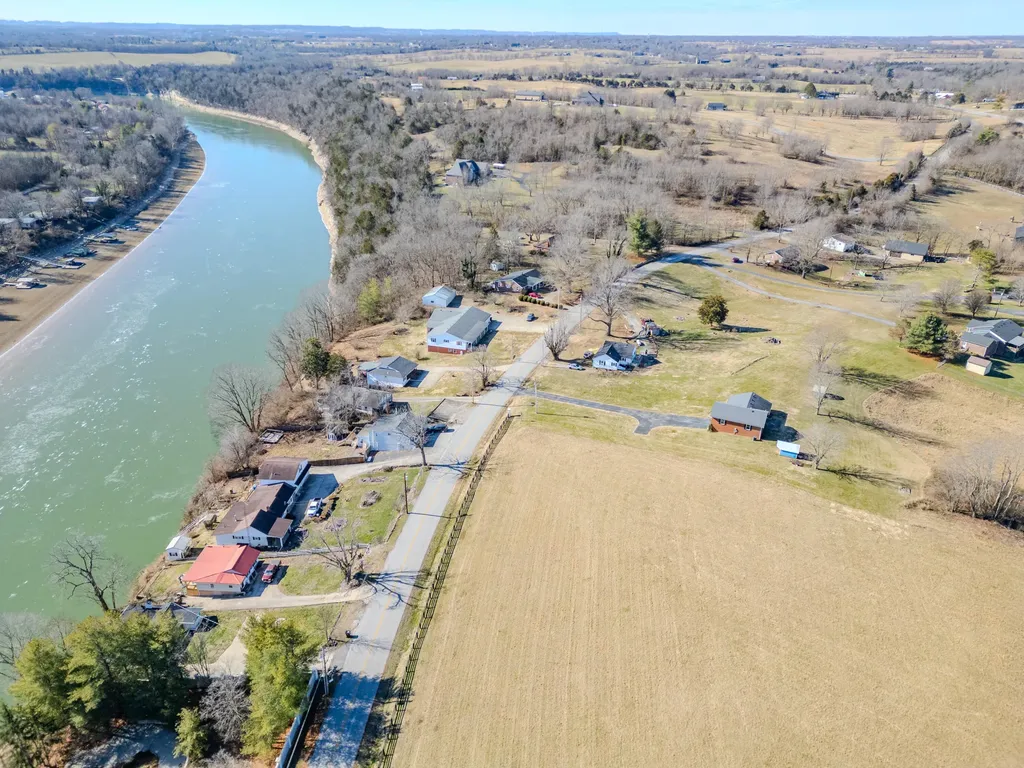 4705 Chenault Bridge Road Danville KY 40422