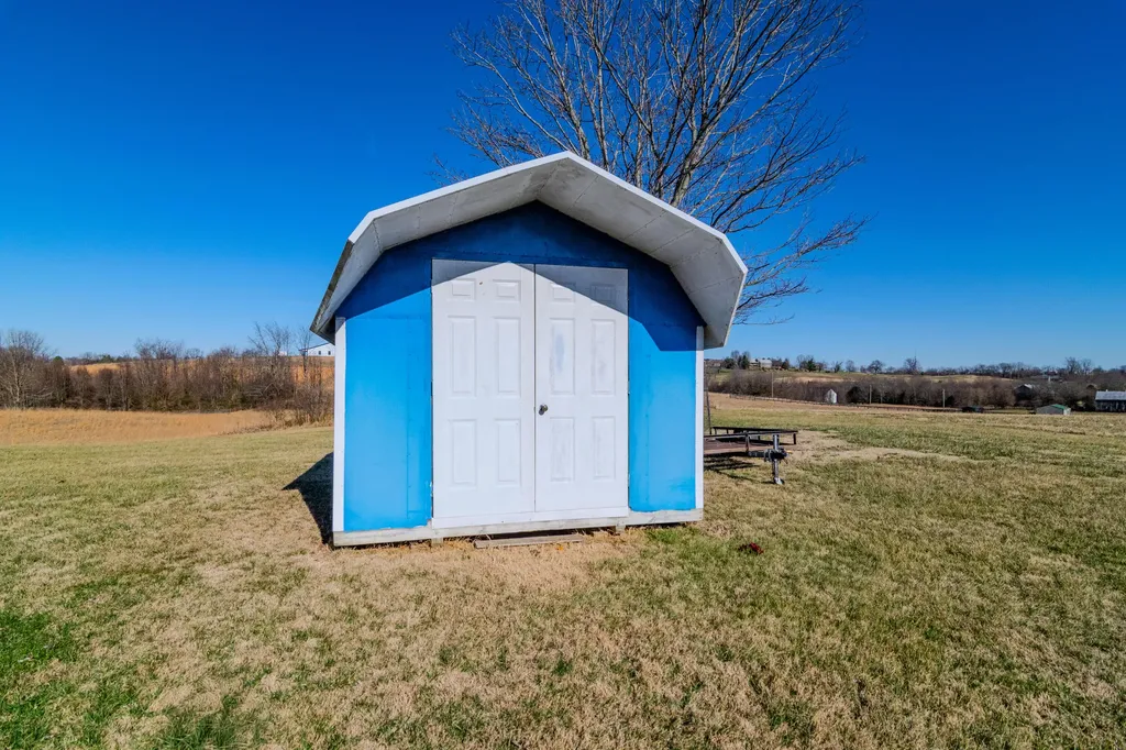4705 Chenault Bridge Road Danville KY 40422