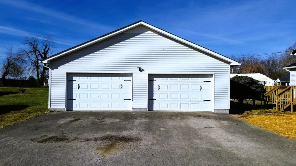 1605 Barrett Road London KY 40741