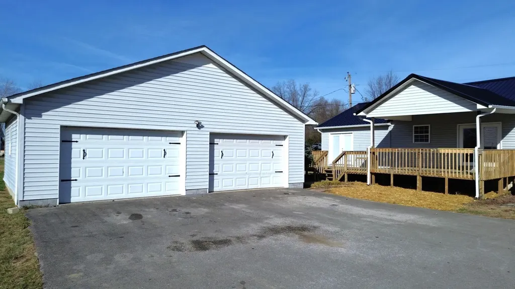 1605 Barrett Road London KY 40741