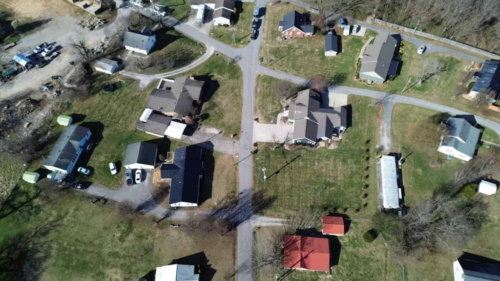 1605 Barrett Road London KY 40741