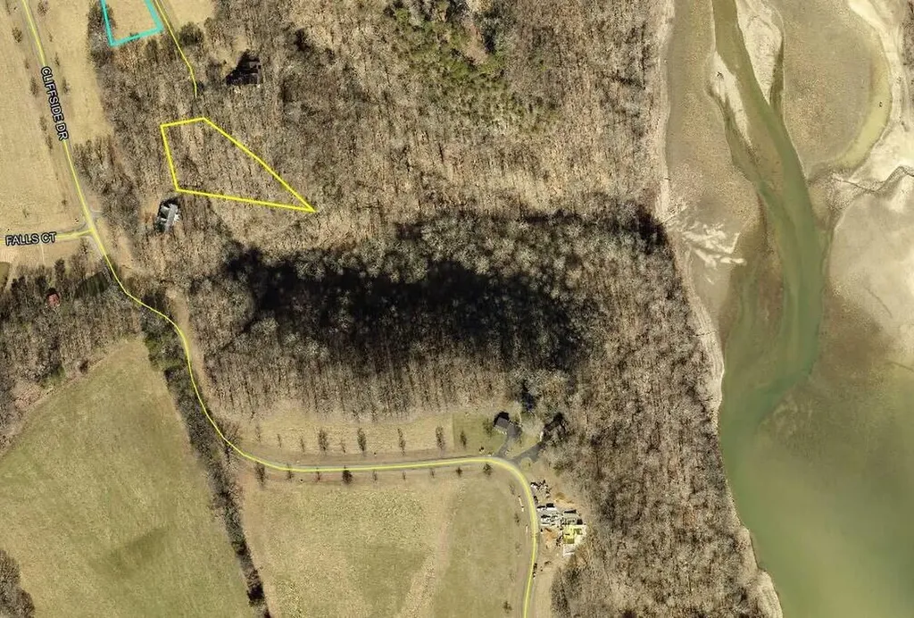 426 Cliffside Drive Russell Springs KY 42642