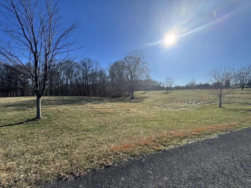 426 Cliffside Drive Russell Springs KY 42642