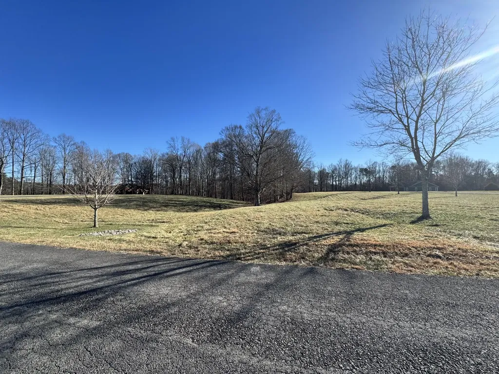 426 Cliffside Drive Russell Springs KY 42642
