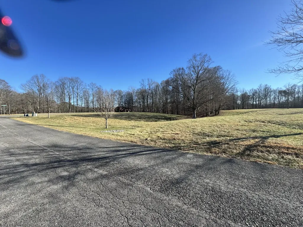 426 Cliffside Drive Russell Springs KY 42642