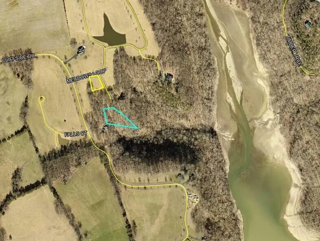 425 Cliffside Drive Russell Springs KY 42642