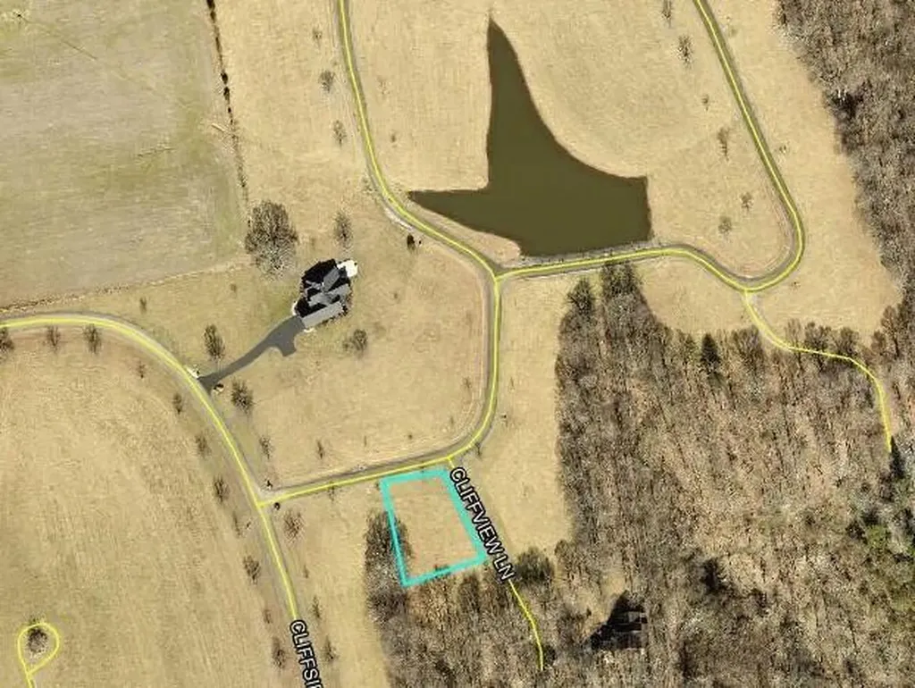 425 Cliffside Drive Russell Springs KY 42642
