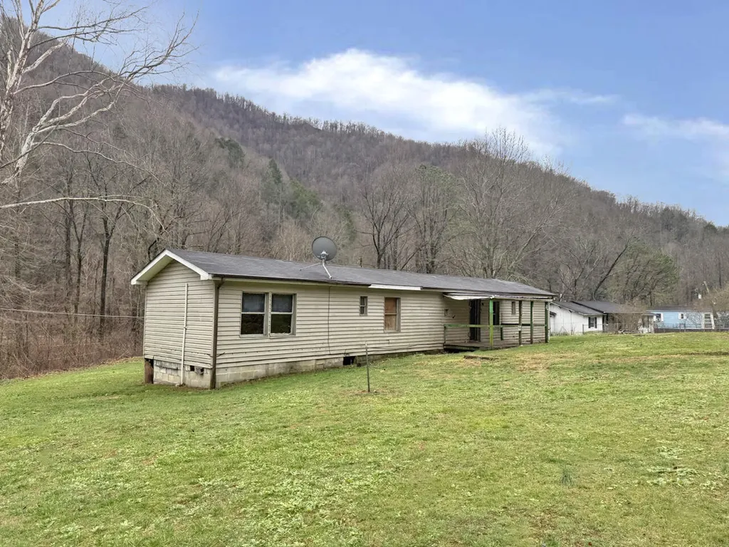 15872 Ky-38 Evarts KY 40828