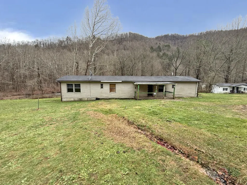 15872 Ky-38 Evarts KY 40828