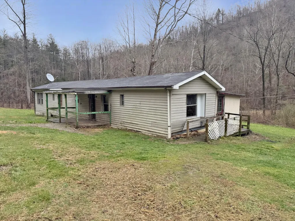 15872 Ky-38 Evarts KY 40828