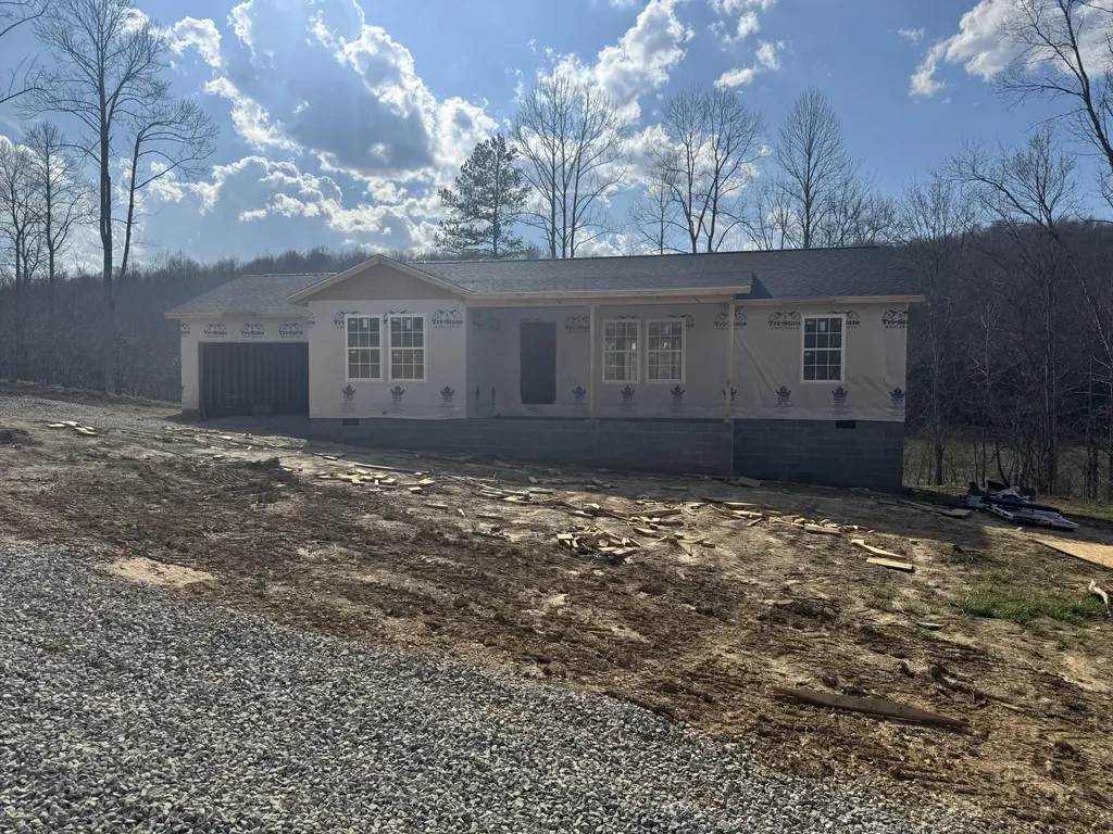 76 Whispering Oaks Lane Manchester KY 40962