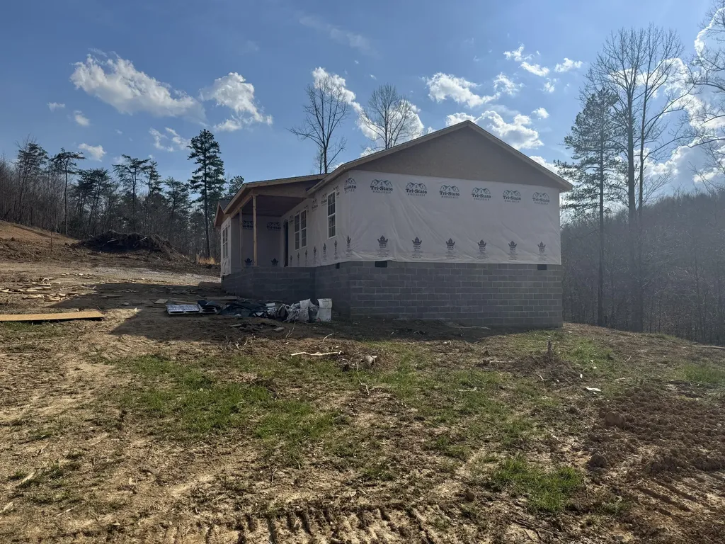 76 Whispering Oaks Lane Manchester KY 40962