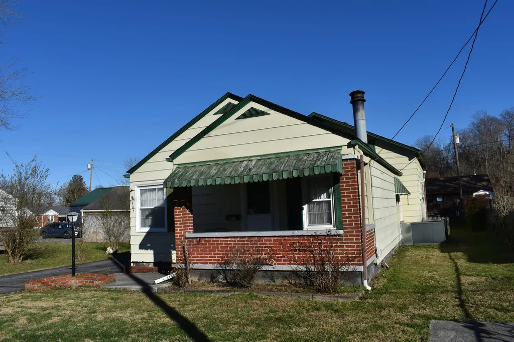 405 S 37th Street Middlesboro KY 40965