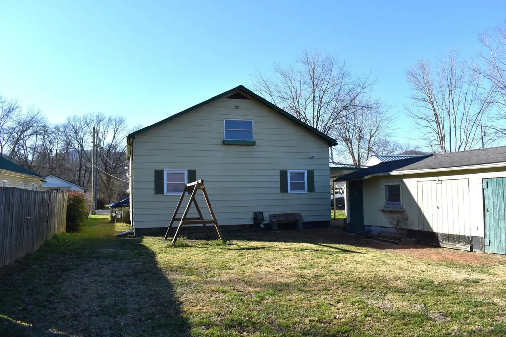 405 S 37th Street Middlesboro KY 40965