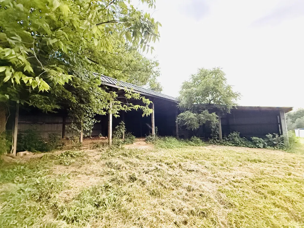 1231 Pleasant Grove Ridge Road Lawrenceburg KY 40342