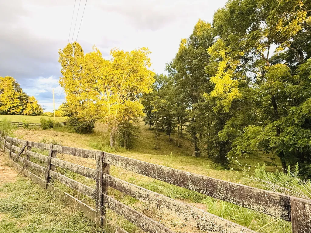 1231 Pleasant Grove Ridge Road Lawrenceburg KY 40342