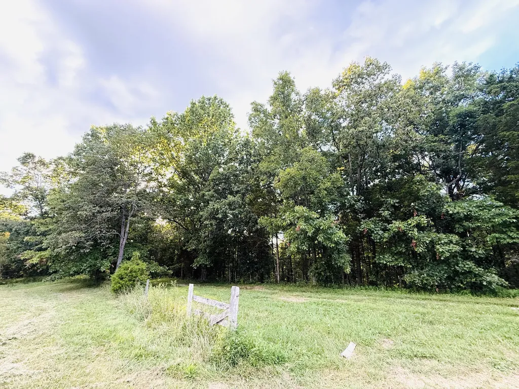 1231 Pleasant Grove Ridge Road Lawrenceburg KY 40342
