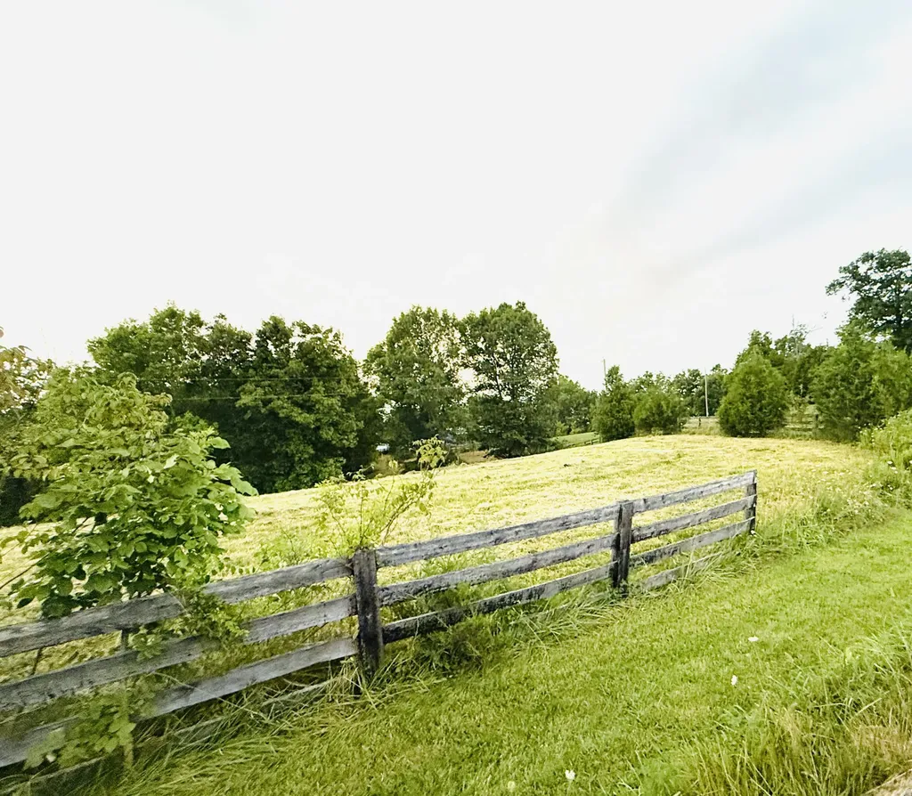 1231 Pleasant Grove Ridge Road Lawrenceburg KY 40342