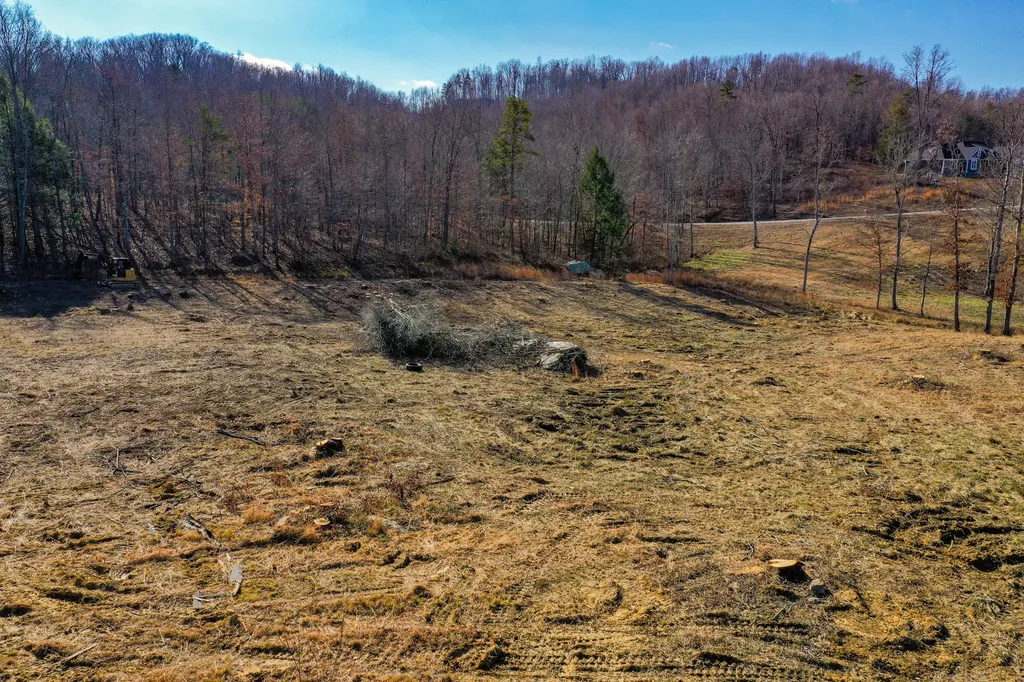 Lot 61 Twin Ponds Road Corbin KY 40701
