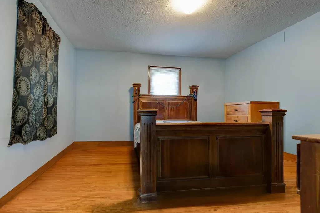 25 Calk Lake Road Jeffersonville KY 40337