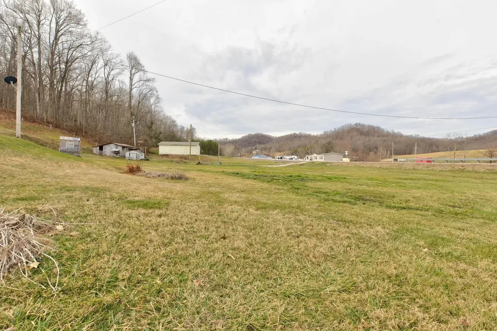 25 Calk Lake Road Jeffersonville KY 40337
