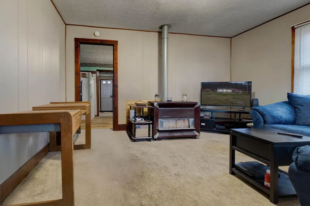 25 Calk Lake Road Jeffersonville KY 40337