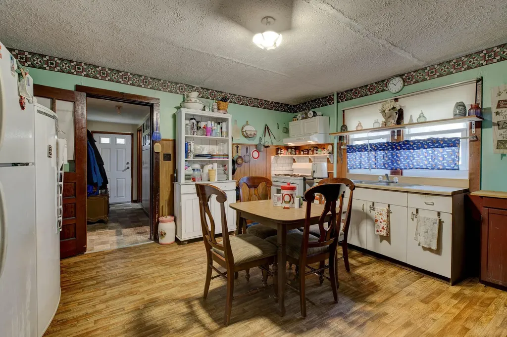 25 Calk Lake Road Jeffersonville KY 40337