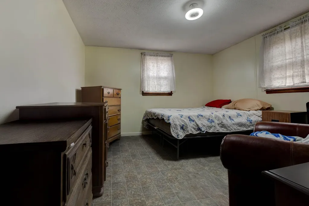 25 Calk Lake Road Jeffersonville KY 40337