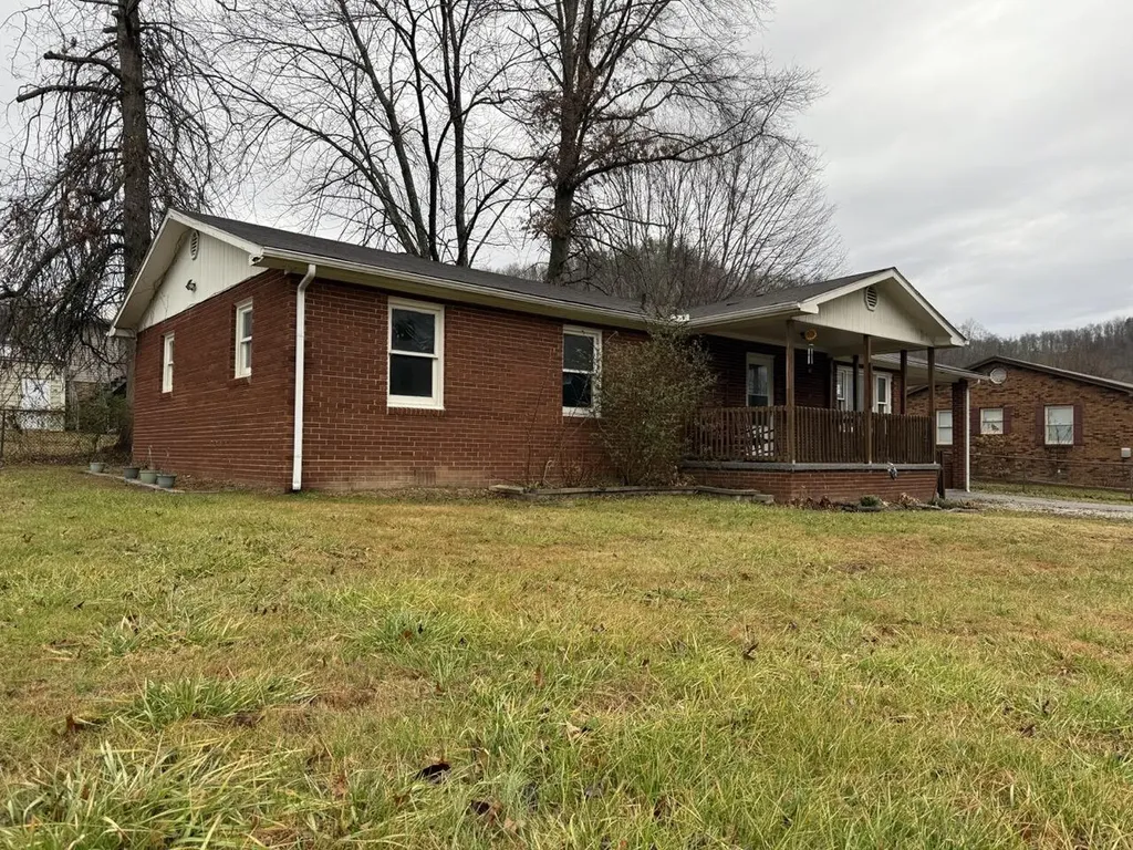 11 Short Street Thelma KY 41260